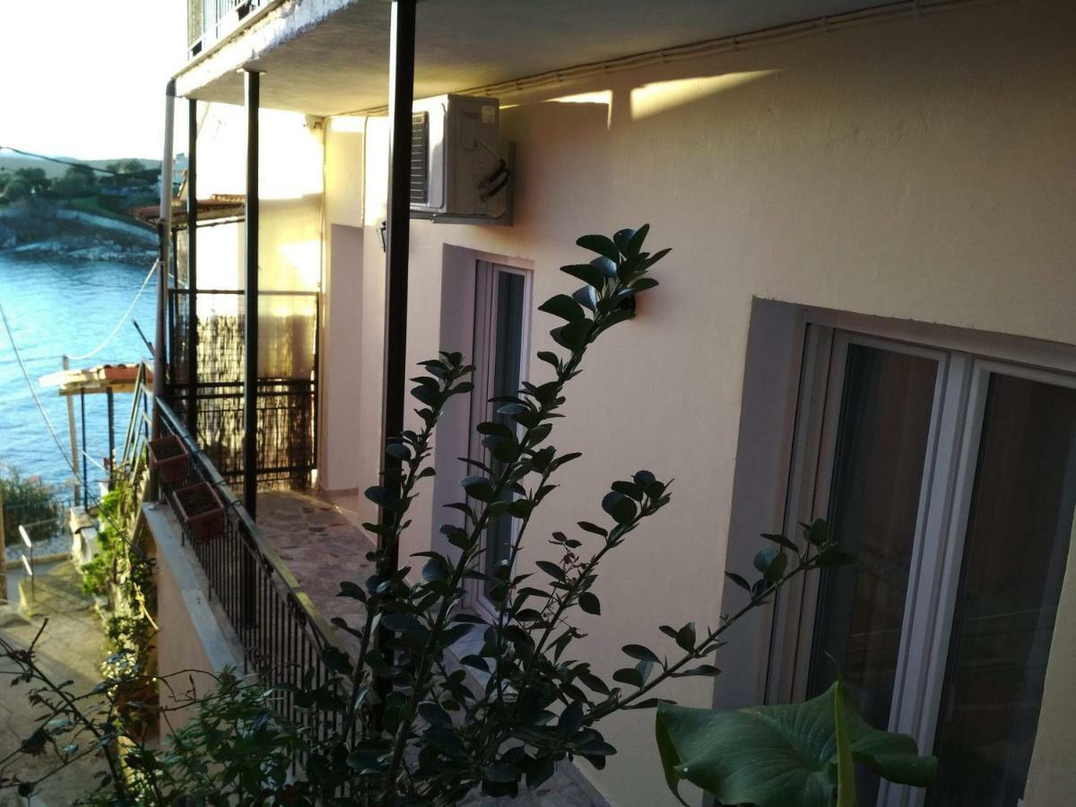 Appartamento Bayside House Kassiopi Esterno foto