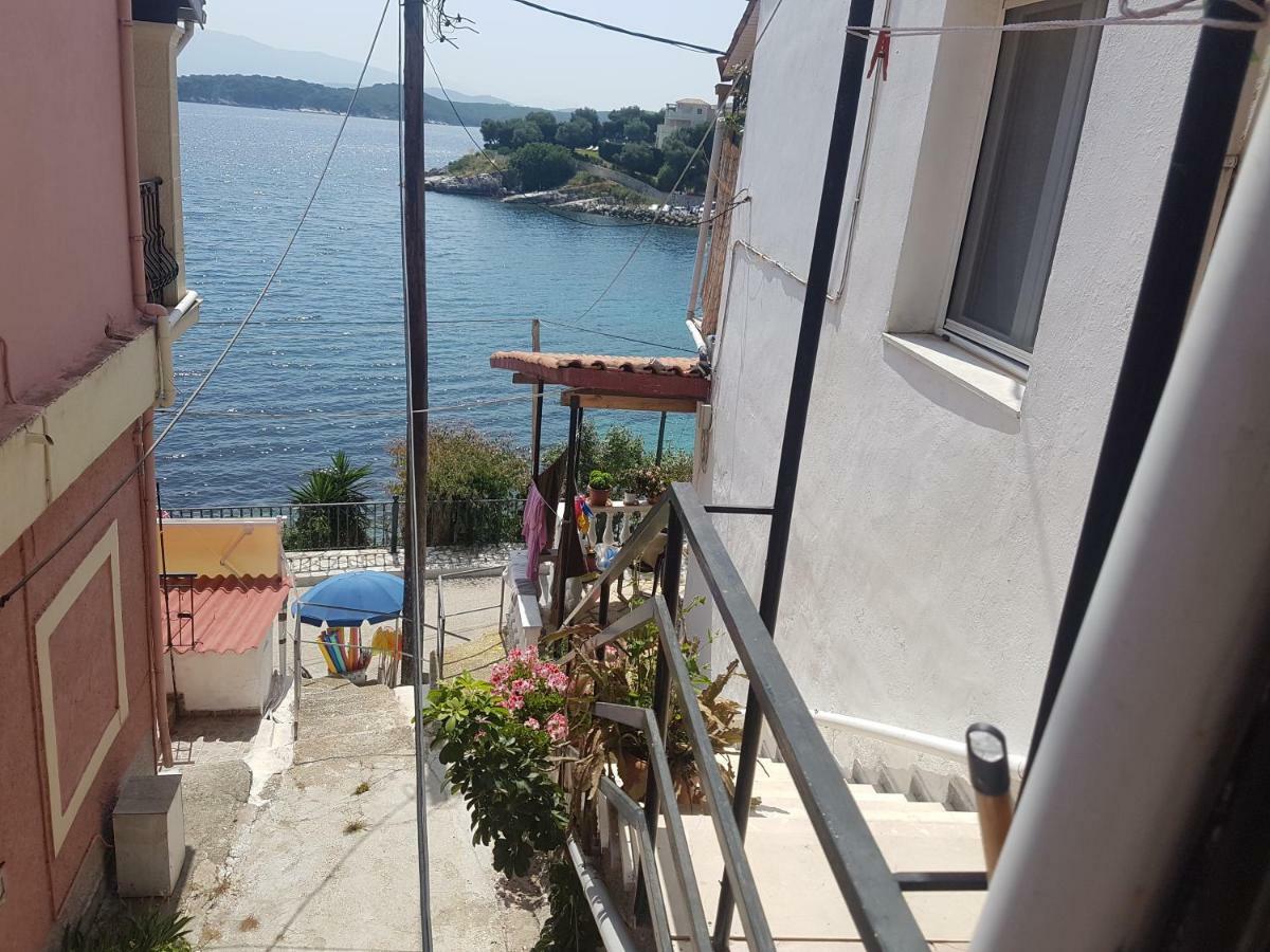 Appartamento Bayside House Kassiopi Esterno foto